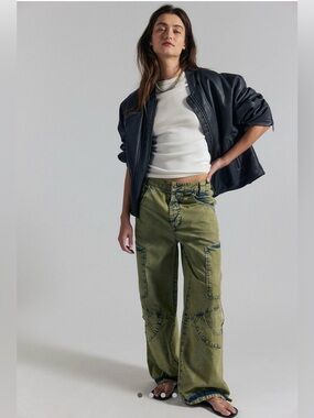 We The Free Juniper Slouchy Cargo Pants in greencombo